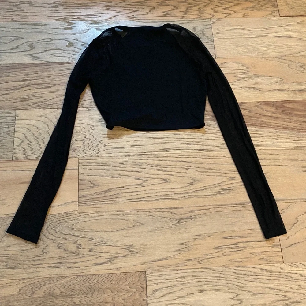 Victoria Sport Black Mesh Workout Crop Top size Small